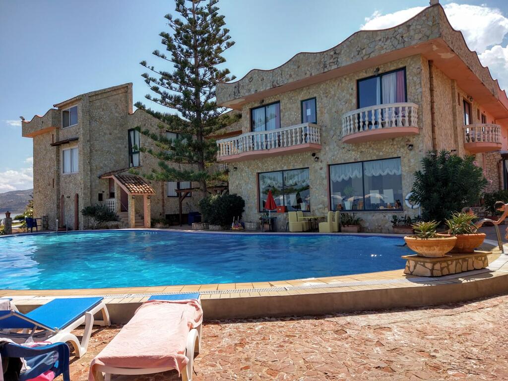 Hotel Playa Blanca