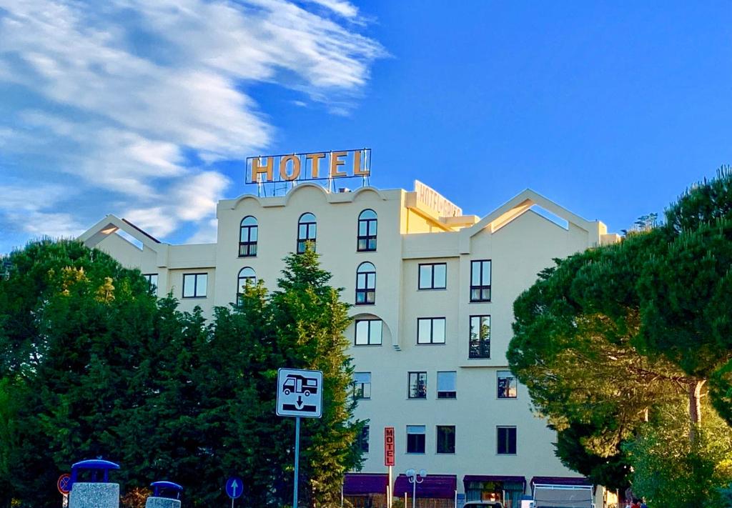 ca. 8 km nach Montepulciano