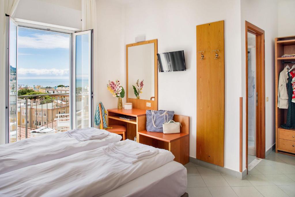 Hotel Tritone