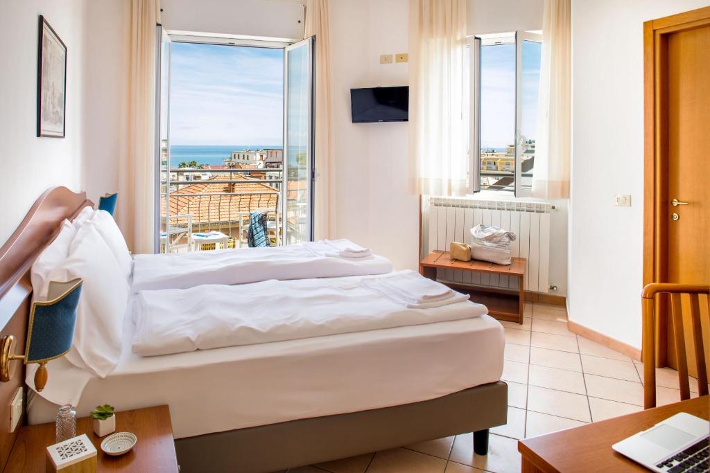 Hotel Tritone
